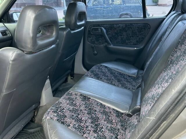 Серый Ниссан Примера, объемом двигателя 1.6 л и пробегом 267 тыс. км за 2350 $, фото 2 на Automoto.ua