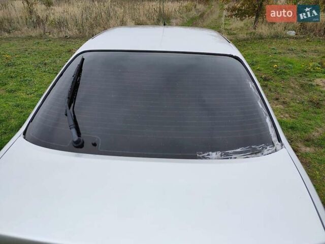 Серый Ниссан Примера, объемом двигателя 1.77 л и пробегом 330 тыс. км за 2800 $, фото 7 на Automoto.ua