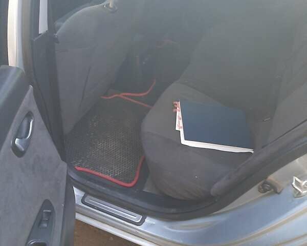 Серый Ниссан Примера, объемом двигателя 1.77 л и пробегом 240 тыс. км за 4300 $, фото 3 на Automoto.ua