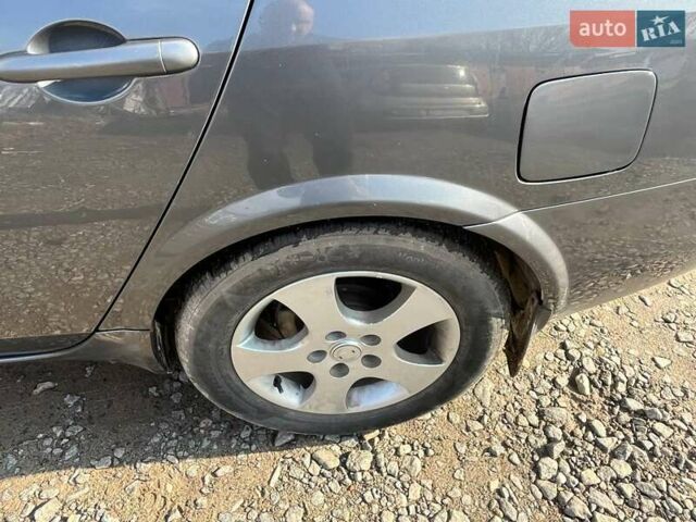 Серый Ниссан Примера, объемом двигателя 2 л и пробегом 400 тыс. км за 4200 $, фото 9 на Automoto.ua