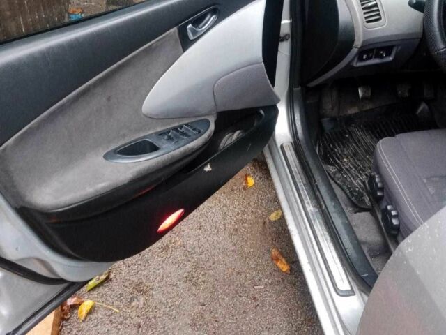 Серый Ниссан Примера, объемом двигателя 1.8 л и пробегом 100 тыс. км за 3200 $, фото 10 на Automoto.ua