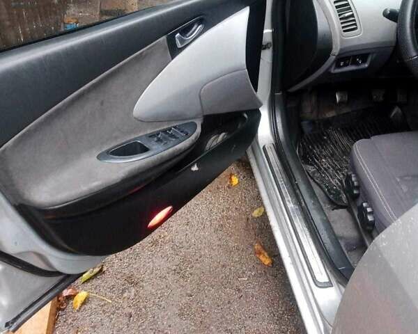 Серый Ниссан Примера, объемом двигателя 1.8 л и пробегом 100 тыс. км за 3200 $, фото 9 на Automoto.ua