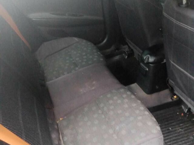 Серый Ниссан Примера, объемом двигателя 1.8 л и пробегом 100 тыс. км за 3200 $, фото 5 на Automoto.ua