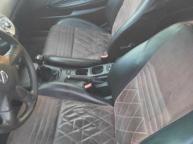 Серый Ниссан Примера, объемом двигателя 1.8 л и пробегом 255 тыс. км за 4000 $, фото 3 на Automoto.ua