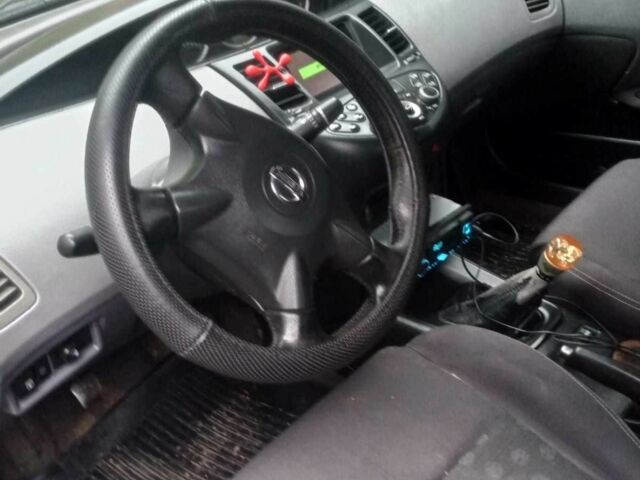 Серый Ниссан Примера, объемом двигателя 1.8 л и пробегом 100 тыс. км за 3200 $, фото 9 на Automoto.ua