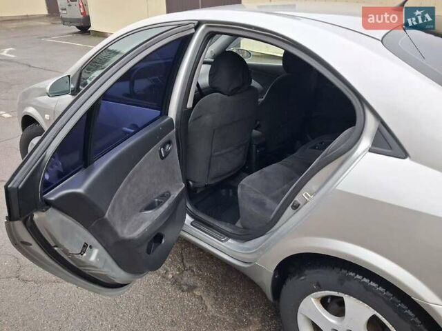 Серый Ниссан Примера, объемом двигателя 1.8 л и пробегом 215 тыс. км за 4800 $, фото 21 на Automoto.ua