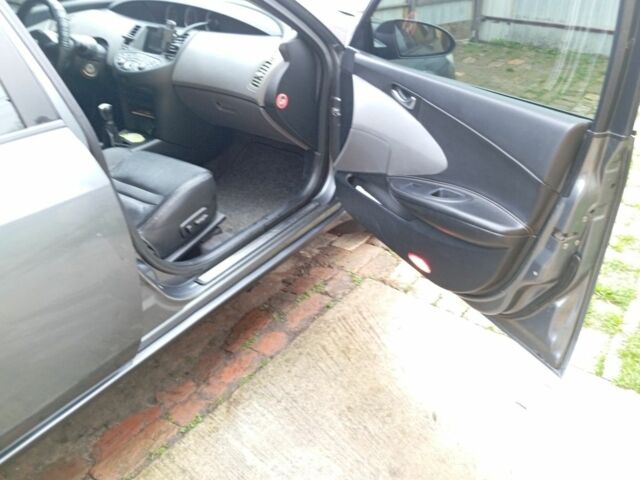 Серый Ниссан Примера, объемом двигателя 1.8 л и пробегом 253 тыс. км за 3900 $, фото 3 на Automoto.ua