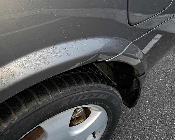 Серый Ниссан Примера, объемом двигателя 1.8 л и пробегом 232 тыс. км за 3500 $, фото 9 на Automoto.ua