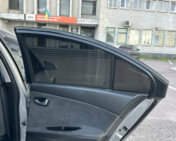Серый Ниссан Примера, объемом двигателя 1.9 л и пробегом 182 тыс. км за 4300 $, фото 17 на Automoto.ua