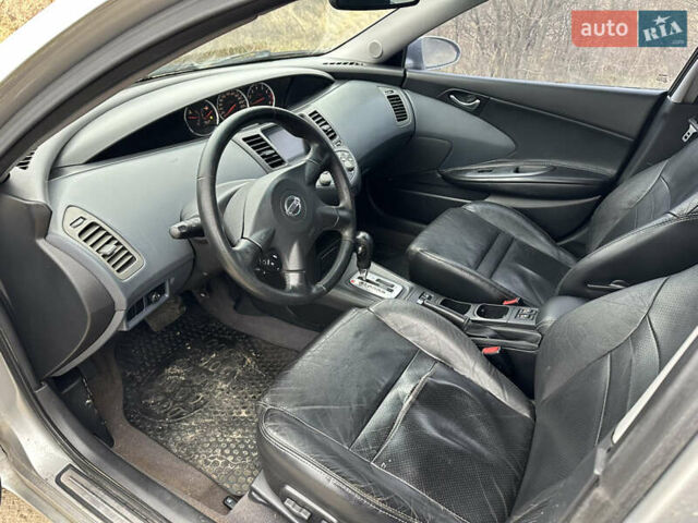 Серый Ниссан Примера, объемом двигателя 2 л и пробегом 250 тыс. км за 1950 $, фото 14 на Automoto.ua