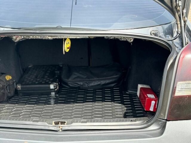 Серый Ниссан Примера, объемом двигателя 2 л и пробегом 100 тыс. км за 4000 $, фото 3 на Automoto.ua