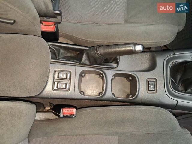 Серый Ниссан Примера, объемом двигателя 1.8 л и пробегом 215 тыс. км за 4800 $, фото 19 на Automoto.ua