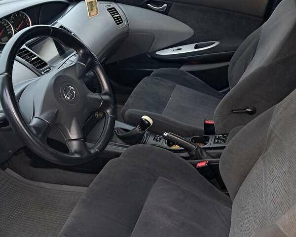 Серый Ниссан Примера, объемом двигателя 1.8 л и пробегом 232 тыс. км за 3500 $, фото 12 на Automoto.ua