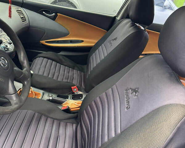 Серый Ниссан Примера, объемом двигателя 1.8 л и пробегом 300 тыс. км за 3000 $, фото 11 на Automoto.ua