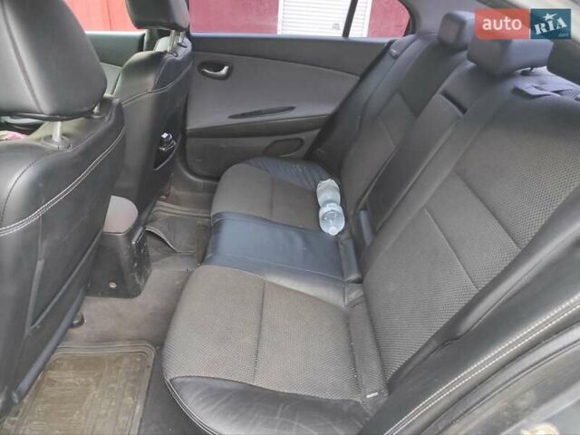Серый Ниссан Примера, объемом двигателя 1.6 л и пробегом 336 тыс. км за 3300 $, фото 5 на Automoto.ua