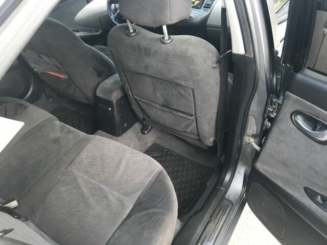 Серый Ниссан Примера, объемом двигателя 2 л и пробегом 320 тыс. км за 2600 $, фото 4 на Automoto.ua