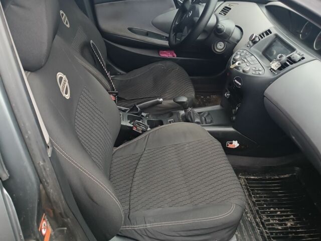 Серый Ниссан Примера, объемом двигателя 1.8 л и пробегом 333 тыс. км за 4500 $, фото 4 на Automoto.ua