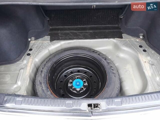 Серый Ниссан Примера, объемом двигателя 1.6 л и пробегом 210 тыс. км за 5000 $, фото 18 на Automoto.ua