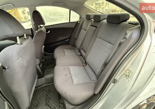 Серый Ниссан Примера, объемом двигателя 1.8 л и пробегом 190 тыс. км за 3500 $, фото 19 на Automoto.ua