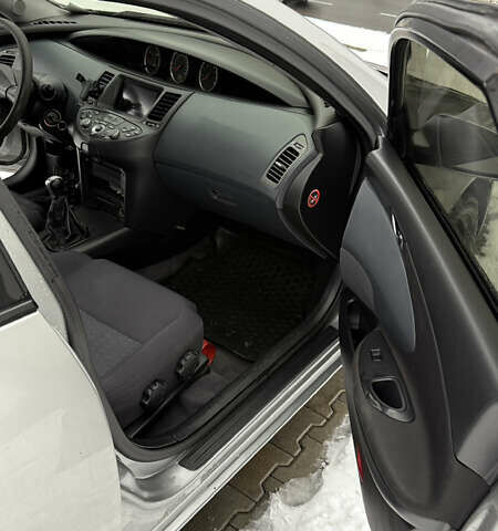 Серый Ниссан Примера, объемом двигателя 1.8 л и пробегом 190 тыс. км за 3500 $, фото 14 на Automoto.ua