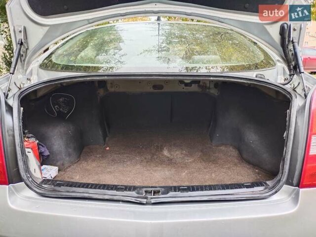 Серый Ниссан Примера, объемом двигателя 1.77 л и пробегом 262 тыс. км за 3700 $, фото 6 на Automoto.ua