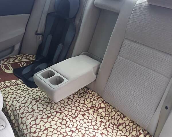 Серый Ниссан Примера, объемом двигателя 1.6 л и пробегом 210 тыс. км за 5000 $, фото 15 на Automoto.ua