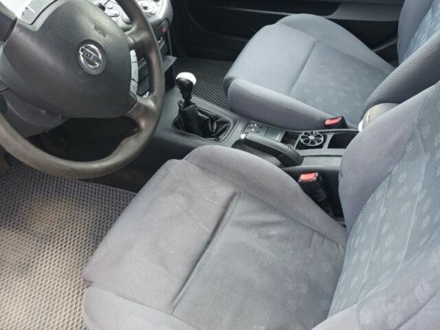 Серый Ниссан Примера, объемом двигателя 1.8 л и пробегом 320 тыс. км за 4200 $, фото 7 на Automoto.ua