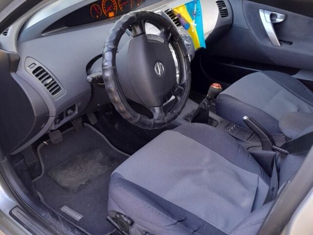 Серый Ниссан Примера, объемом двигателя 1.6 л и пробегом 246 тыс. км за 4100 $, фото 11 на Automoto.ua