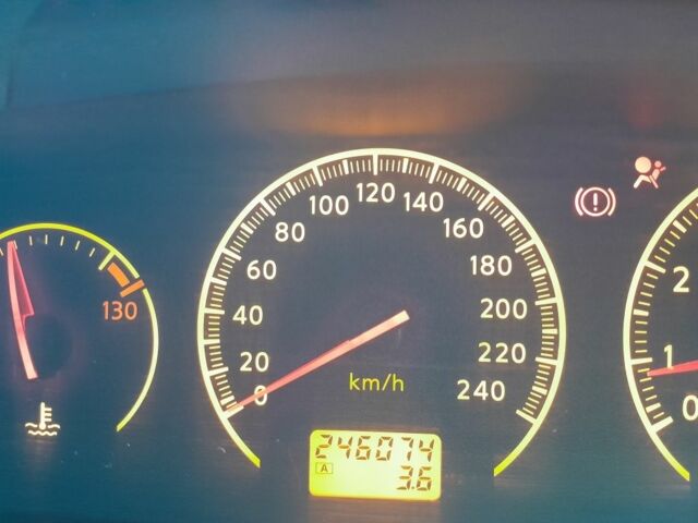 Серый Ниссан Примера, объемом двигателя 1.6 л и пробегом 246 тыс. км за 4100 $, фото 4 на Automoto.ua