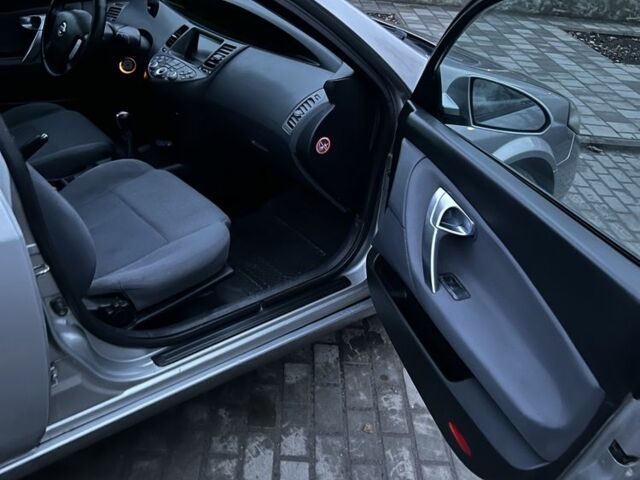 Серый Ниссан Примера, объемом двигателя 1.6 л и пробегом 280 тыс. км за 3400 $, фото 7 на Automoto.ua