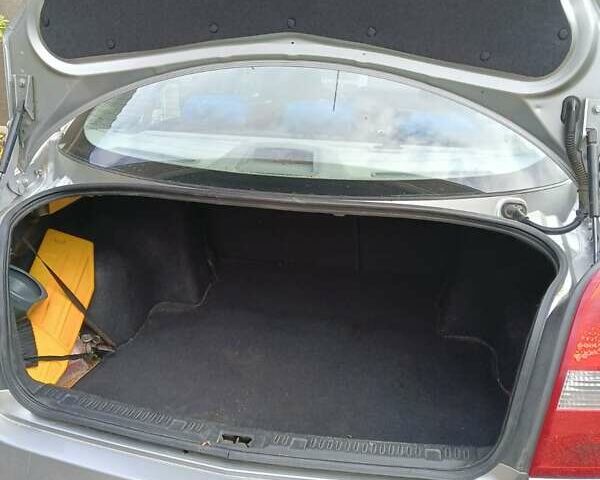 Серый Ниссан Примера, объемом двигателя 1.8 л и пробегом 197 тыс. км за 4500 $, фото 8 на Automoto.ua