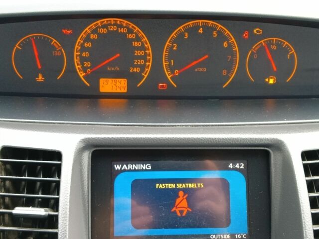 Серый Ниссан Примера, объемом двигателя 1.8 л и пробегом 197 тыс. км за 4500 $, фото 4 на Automoto.ua