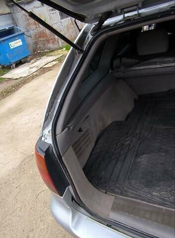 Серый Ниссан Примера, объемом двигателя 1.77 л и пробегом 277 тыс. км за 2900 $, фото 17 на Automoto.ua