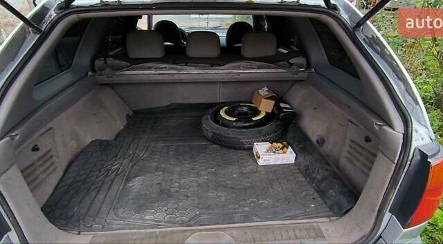 Серый Ниссан Примера, объемом двигателя 1.77 л и пробегом 277 тыс. км за 2900 $, фото 15 на Automoto.ua