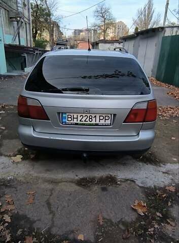 Серый Ниссан Примера, объемом двигателя 1.77 л и пробегом 277 тыс. км за 2900 $, фото 4 на Automoto.ua