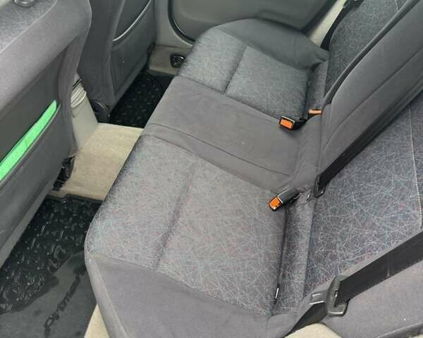 Серый Ниссан Примера, объемом двигателя 1.8 л и пробегом 120 тыс. км за 3200 $, фото 4 на Automoto.ua