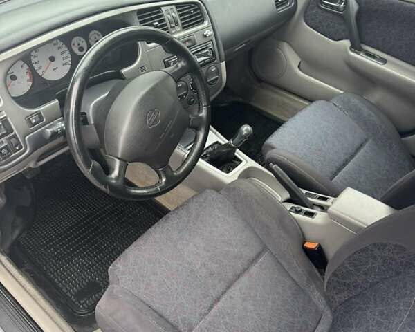 Серый Ниссан Примера, объемом двигателя 1.8 л и пробегом 120 тыс. км за 3200 $, фото 6 на Automoto.ua