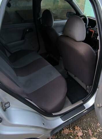 Серый Ниссан Примера, объемом двигателя 1.77 л и пробегом 277 тыс. км за 2900 $, фото 10 на Automoto.ua