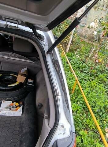 Серый Ниссан Примера, объемом двигателя 1.77 л и пробегом 277 тыс. км за 2900 $, фото 16 на Automoto.ua