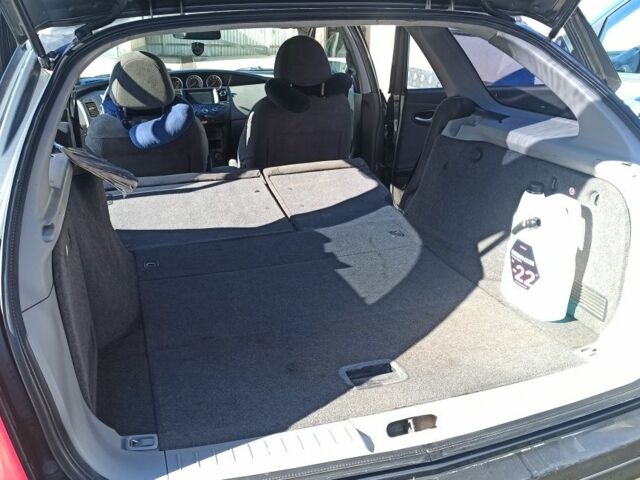 Серый Ниссан Примера, объемом двигателя 1.8 л и пробегом 350 тыс. км за 3100 $, фото 7 на Automoto.ua