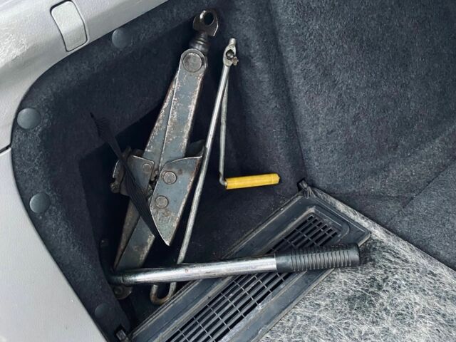 Серый Ниссан Примера, объемом двигателя 1.8 л и пробегом 271 тыс. км за 3300 $, фото 18 на Automoto.ua