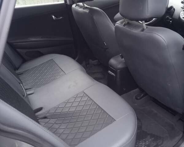 Серый Ниссан Примера, объемом двигателя 1.77 л и пробегом 264 тыс. км за 3200 $, фото 6 на Automoto.ua