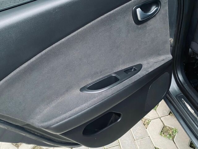 Серый Ниссан Примера, объемом двигателя 1.8 л и пробегом 271 тыс. км за 3300 $, фото 12 на Automoto.ua