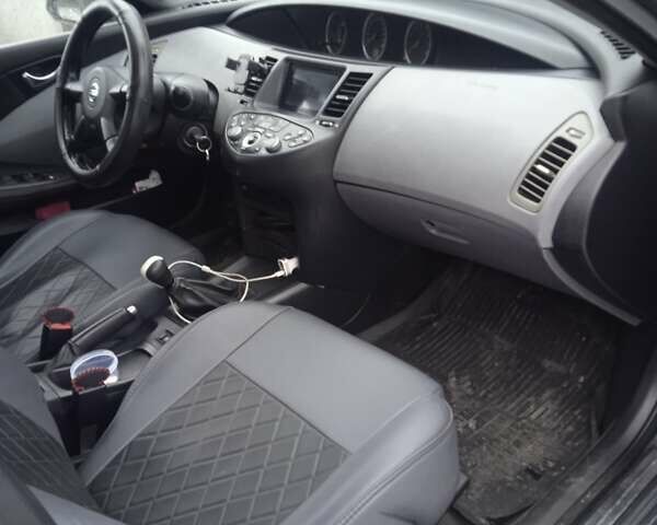 Серый Ниссан Примера, объемом двигателя 1.77 л и пробегом 264 тыс. км за 3200 $, фото 5 на Automoto.ua