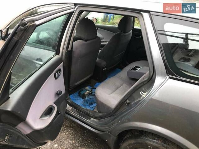 Серый Ниссан Примера, объемом двигателя 1.77 л и пробегом 400 тыс. км за 2350 $, фото 4 на Automoto.ua