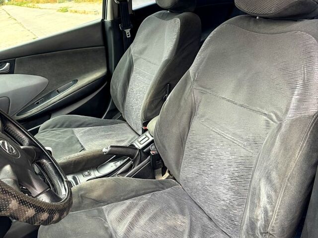 Серый Ниссан Примера, объемом двигателя 1.9 л и пробегом 350 тыс. км за 3100 $, фото 4 на Automoto.ua