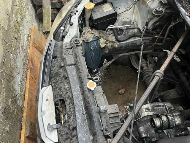 Серый Ниссан Примера, объемом двигателя 1.9 л и пробегом 320 тыс. км за 800 $, фото 5 на Automoto.ua