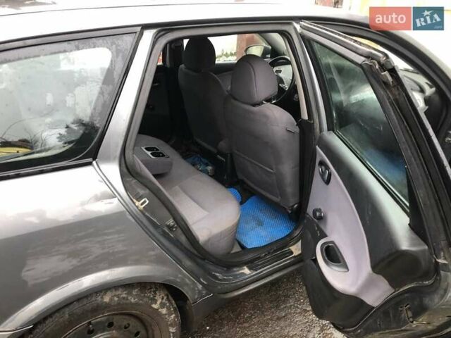 Серый Ниссан Примера, объемом двигателя 1.77 л и пробегом 400 тыс. км за 2350 $, фото 8 на Automoto.ua
