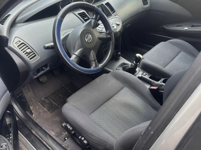 Серый Ниссан Примера, объемом двигателя 1.9 л и пробегом 256 тыс. км за 4076 $, фото 2 на Automoto.ua