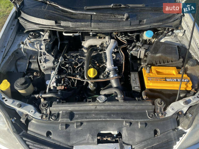 Серый Ниссан Примера, объемом двигателя 1.9 л и пробегом 365 тыс. км за 3300 $, фото 11 на Automoto.ua